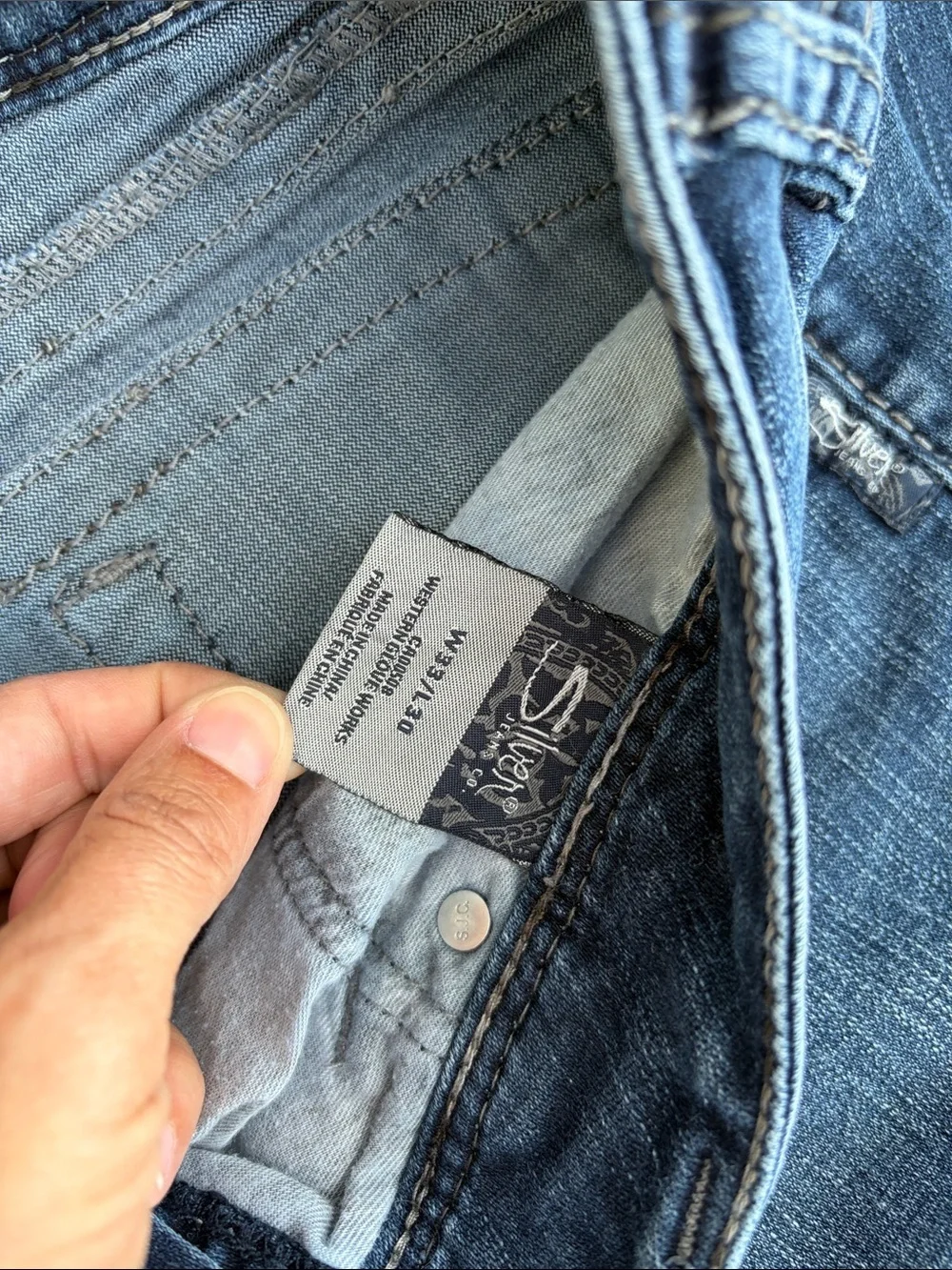 Silver Jeans suki surplus Dark Blue Embroidered Pocket Jeans 33/30